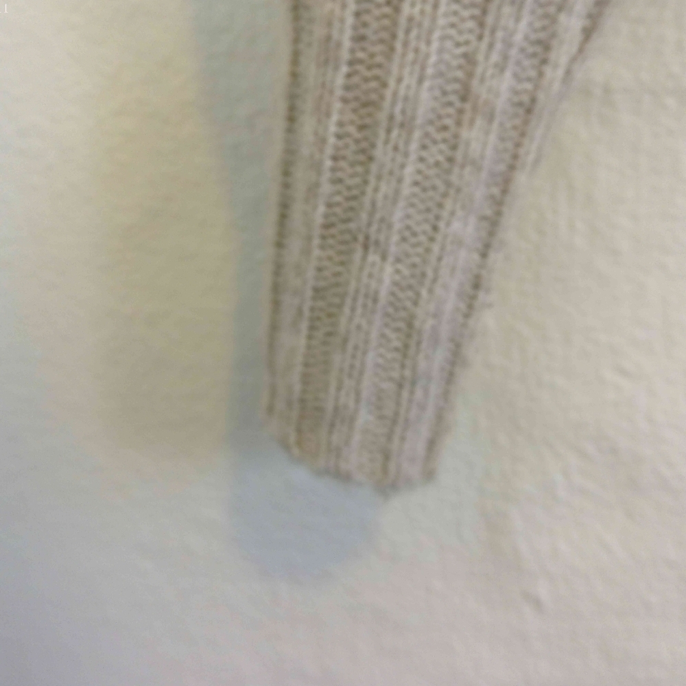 HOOKED UP CABLE KNIT SWEATER - Picture 3 of 8